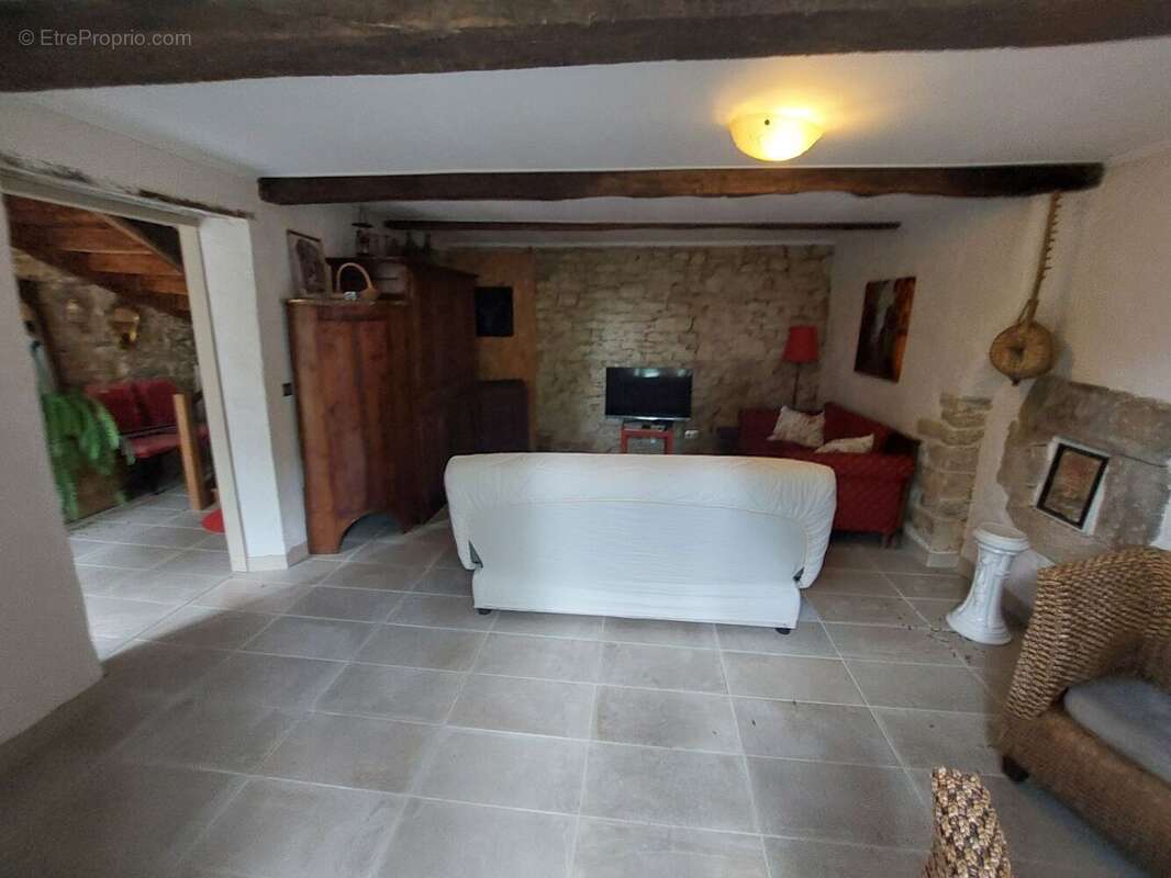 20250819172502 - Maison à AURIGNAC