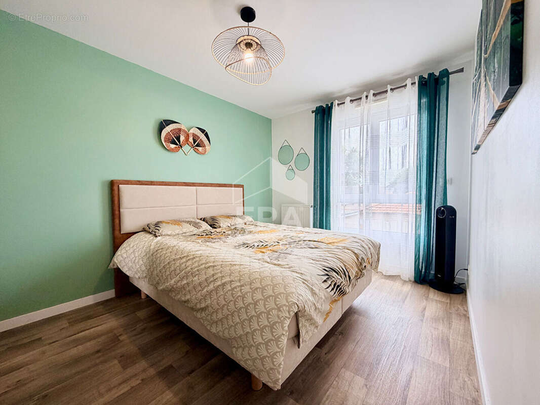 Appartement  T3  la Hume - 61.71 m2 - terrasse + 3 parkings - photo 4