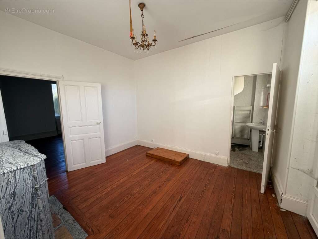 Appartement à SAINT-SERNIN-DU-BOIS