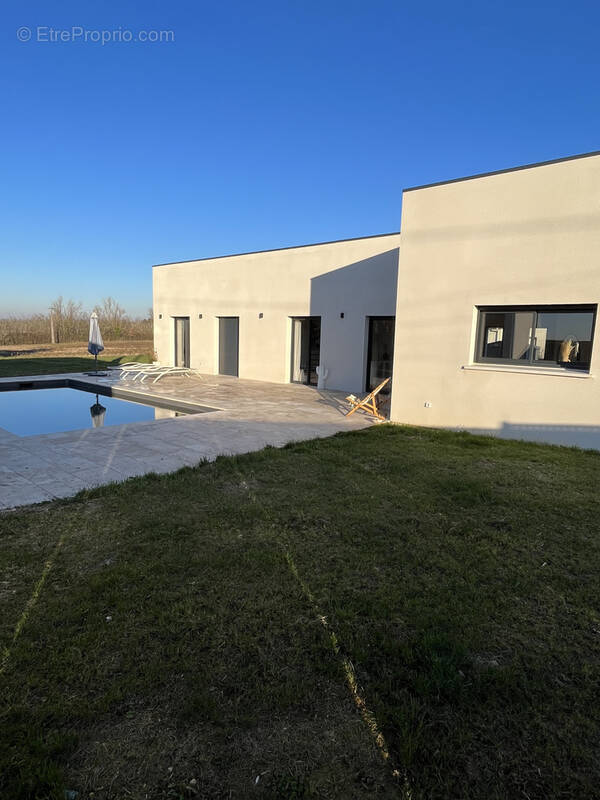 Maison à SAINTE-COLOMBE-EN-BRUILHOIS