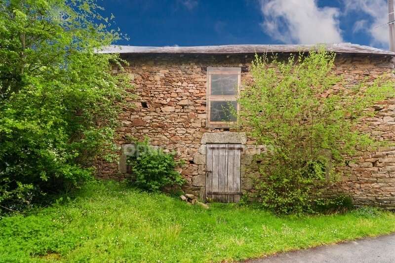 Maison à SAINT-HILAIRE-LA-TREILLE