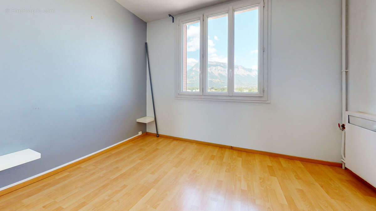 Appartement à SAINT-MARTIN-D'HERES