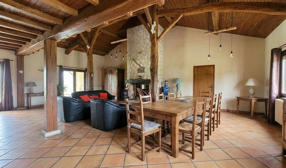 Maison à MONFLANQUIN