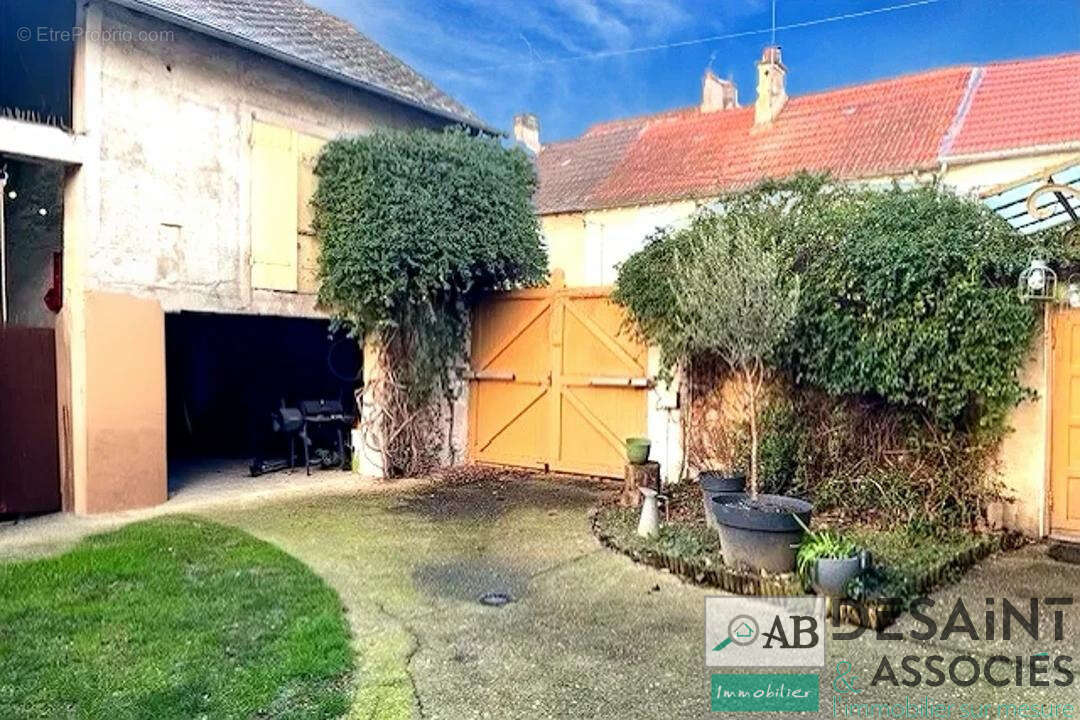 Maison à SAINT-GERMAIN-SUR-MORIN