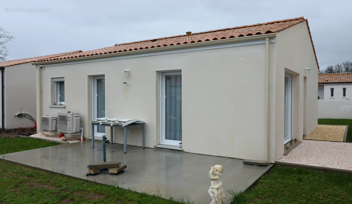 Maison à SEMUSSAC