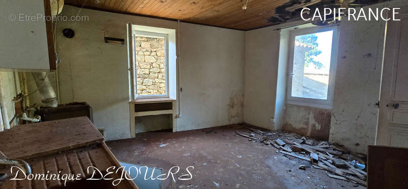 Maison à SAINT-MAURICE-EN-CHALENCON