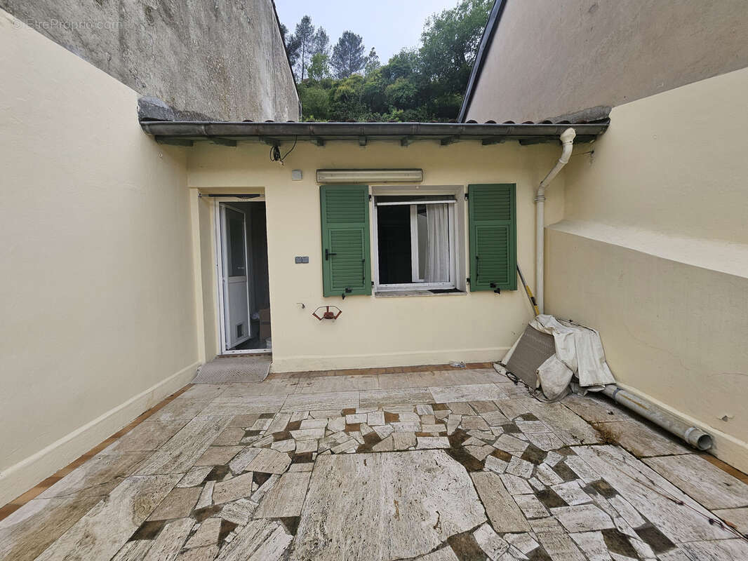 Appartement à L'ESCARENE