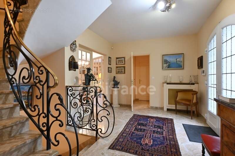 Un havre de paix dans le PARC à 15 mn à pied de la gare : Maison de famille 259 m² - photo 5