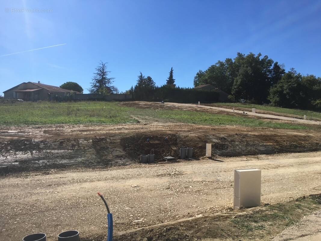 Terrain à SAINT-DONAT-SUR-L&#039;HERBASSE