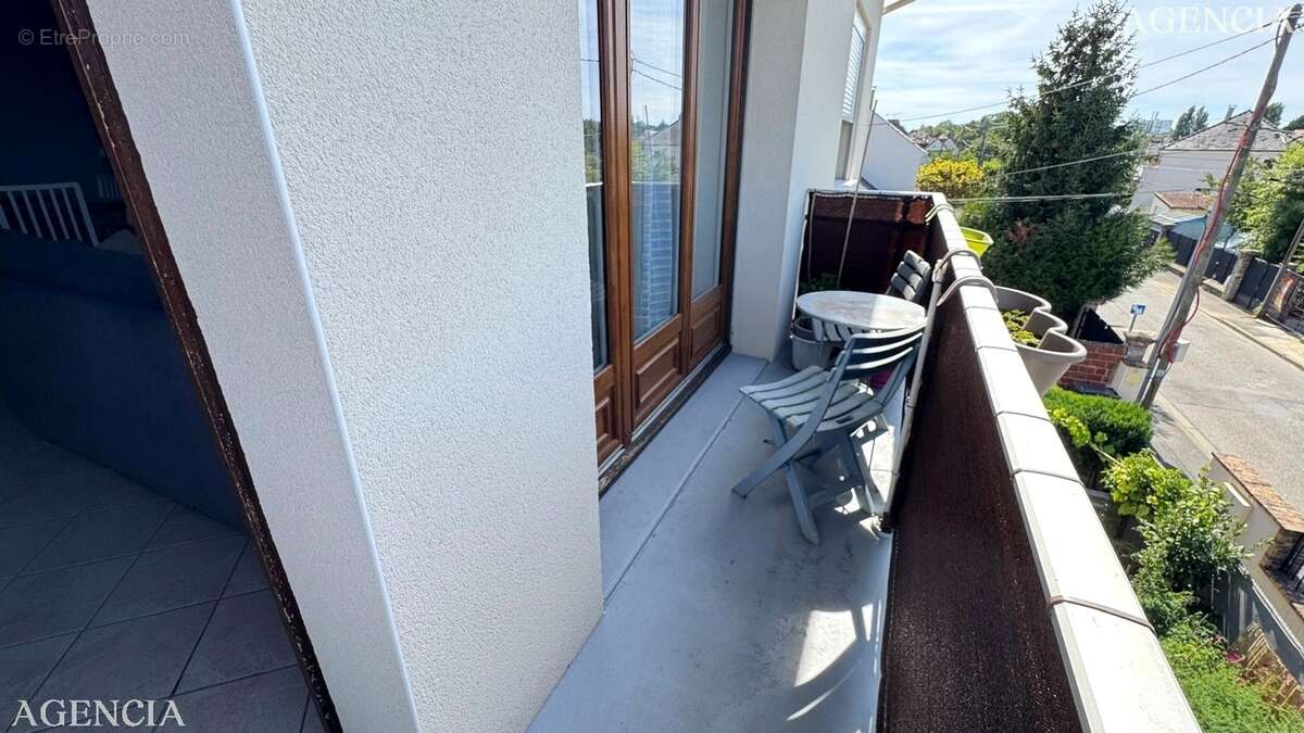 Appartement à PONTAULT-COMBAULT