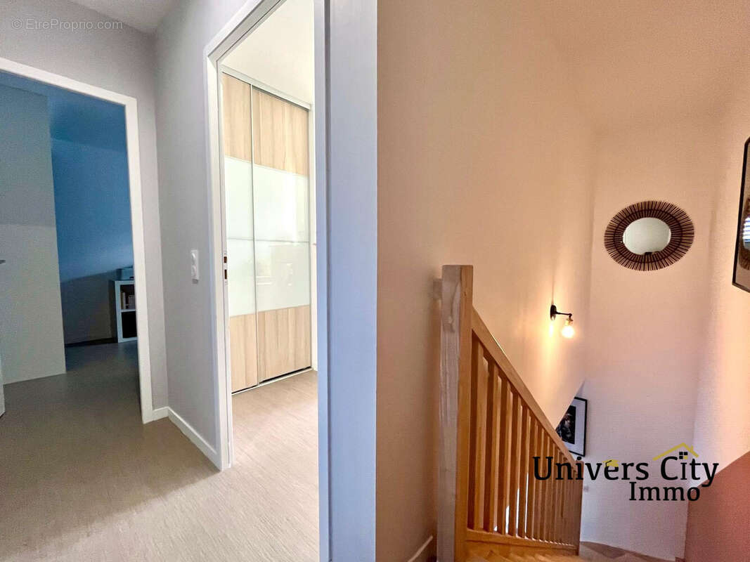 Maison à SAINT-BARTHELEMY-D&#039;ANJOU