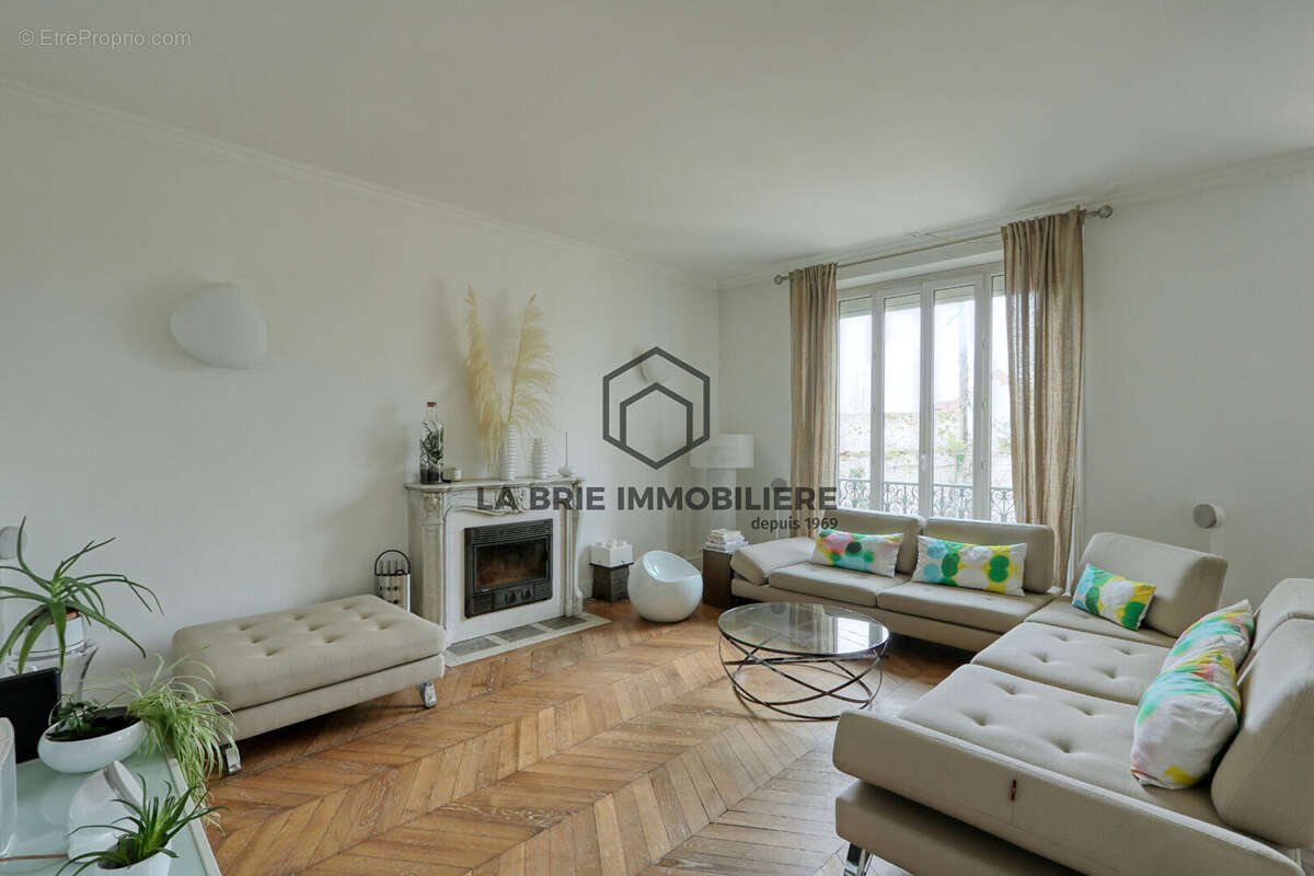 Maison à VILLECRESNES