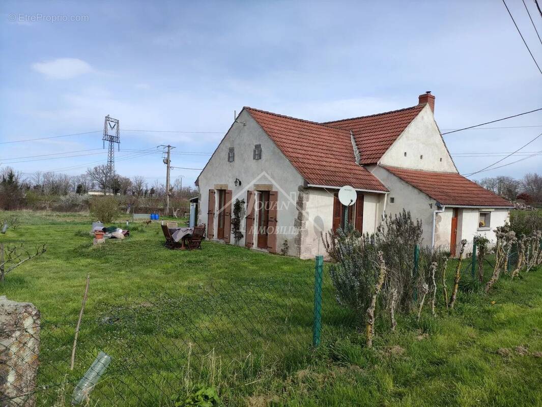 Maison à LOUROUX-DE-BEAUNE
