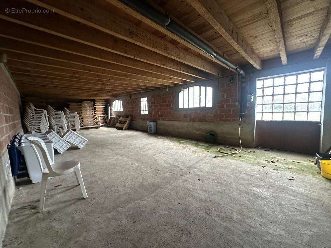 Double Hangar - photo 6