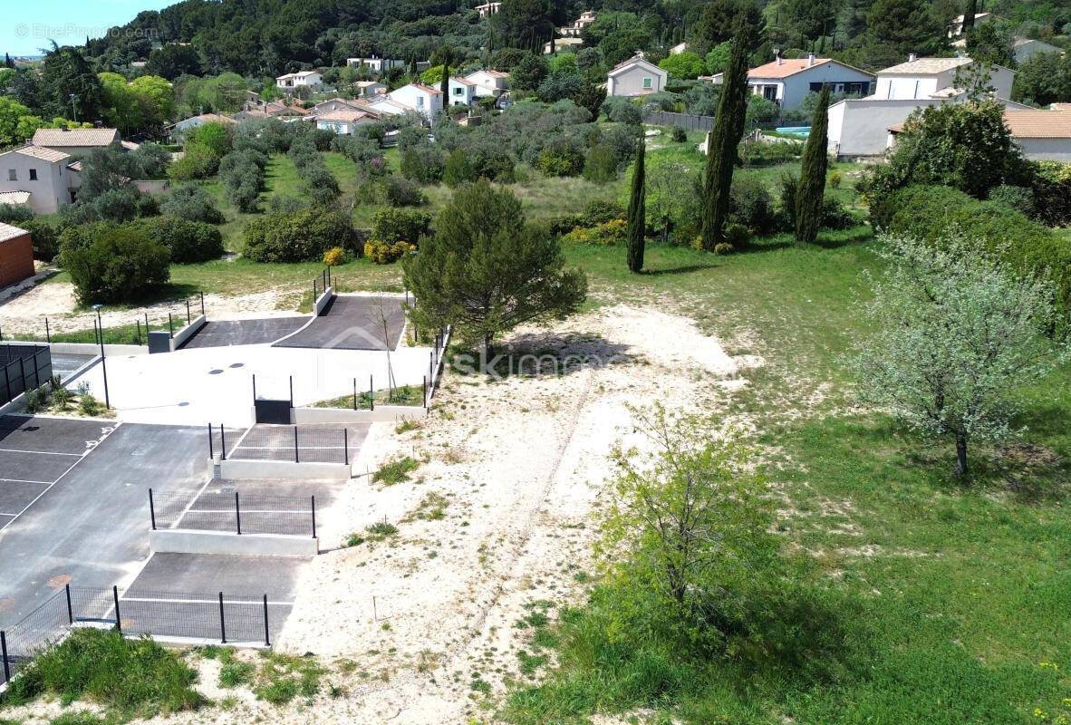Terrain à MERINDOL