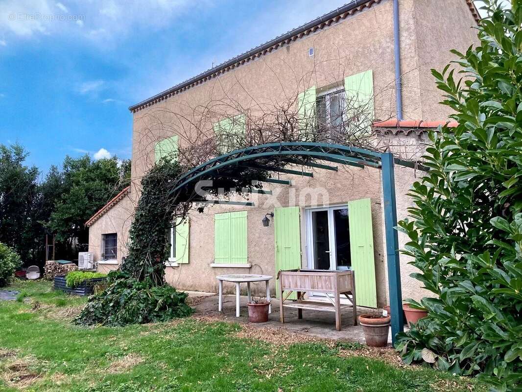 Maison à MONTELIER