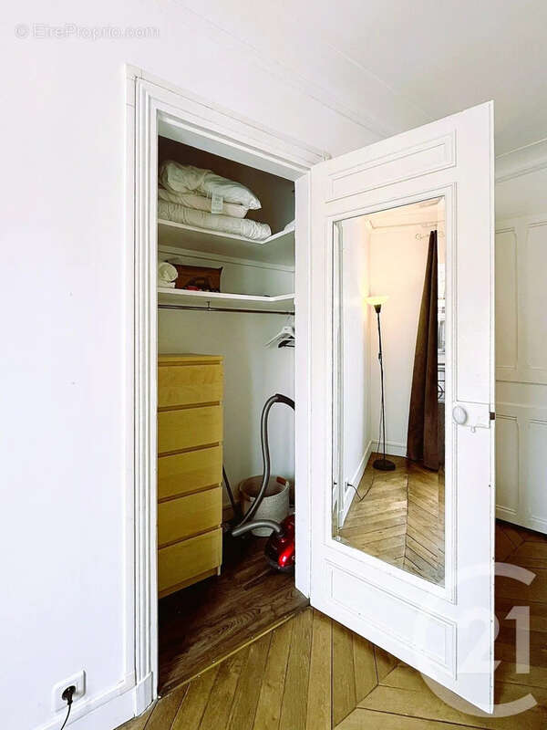 Appartement à PARIS-14E