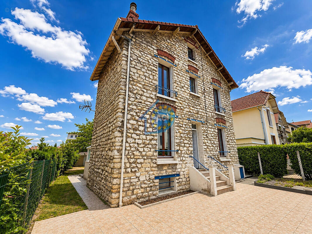 Maison à MANTES-LA-JOLIE