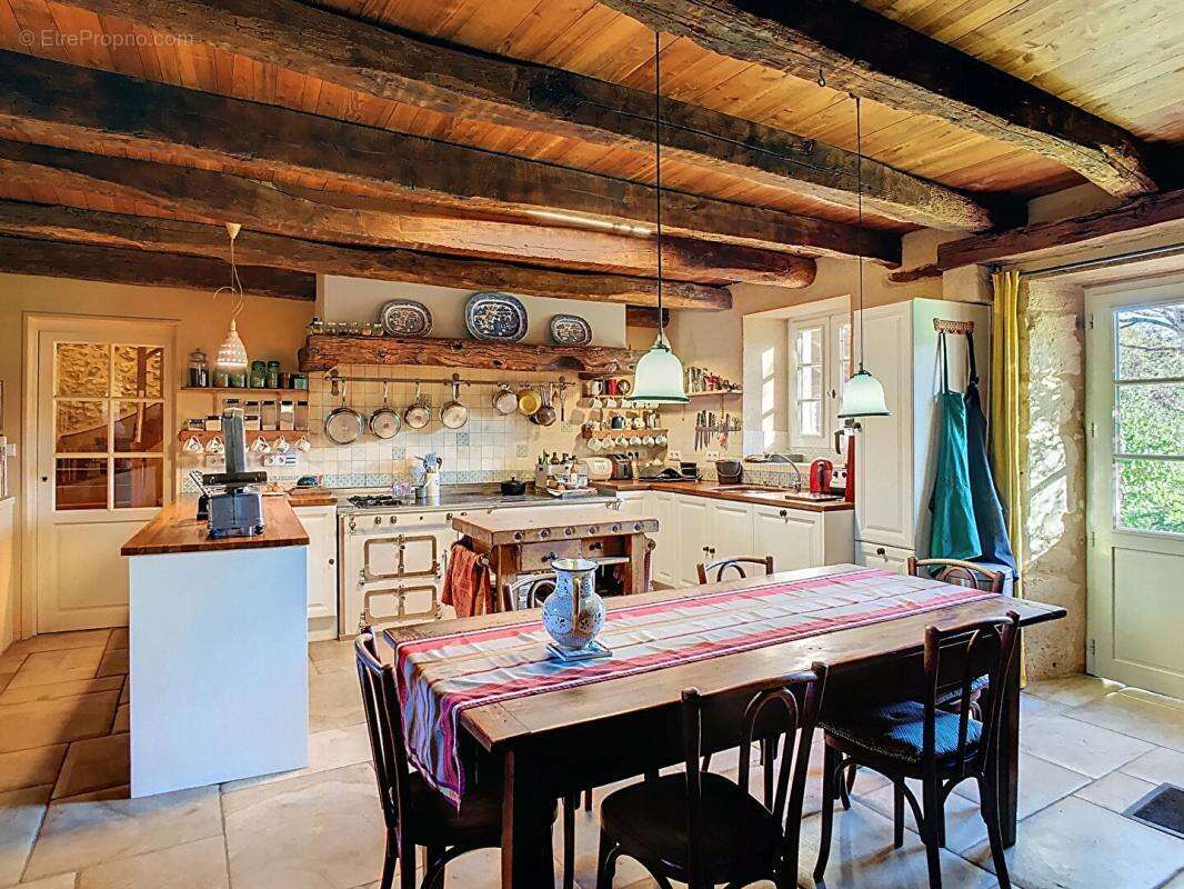 Maison à LES EYZIES-DE-TAYAC-SIREUIL