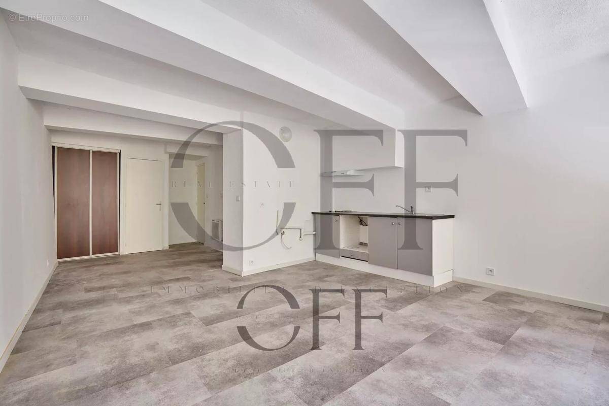 Appartement à MARSEILLE-2E