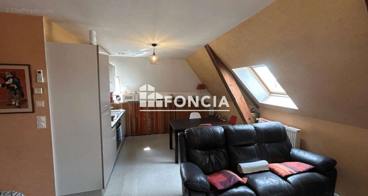 Dol-de-bretagne – centre-ville  appartement t2 36 m2 2eme etage - photo 2