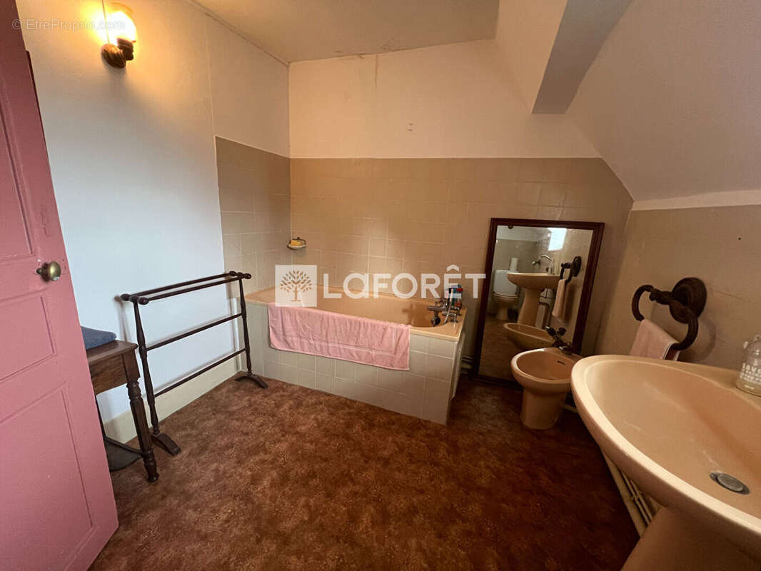 Maison à LONS-LE-SAUNIER