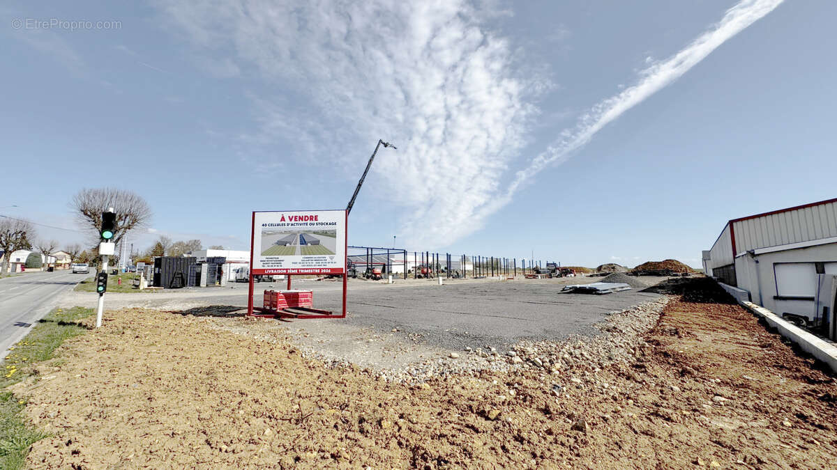 Commerce à COSNES-ET-ROMAIN