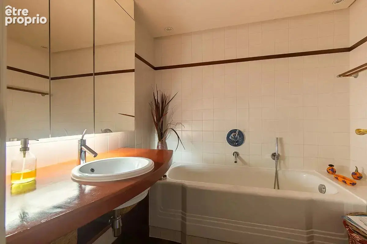 Très bel appartement dans une résidence de prestige entre nature - photo 9