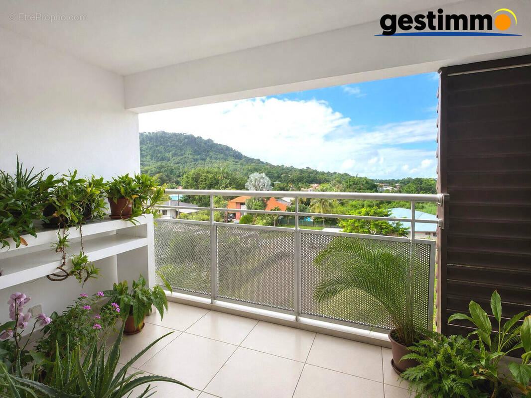 Appartement à REMIRE-MONTJOLY