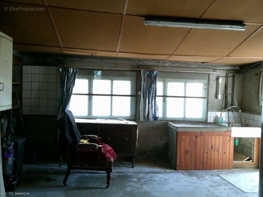 Maison De Campagne Avec Une Deuxième Maison Et D'Autres Dépendances - photo 23