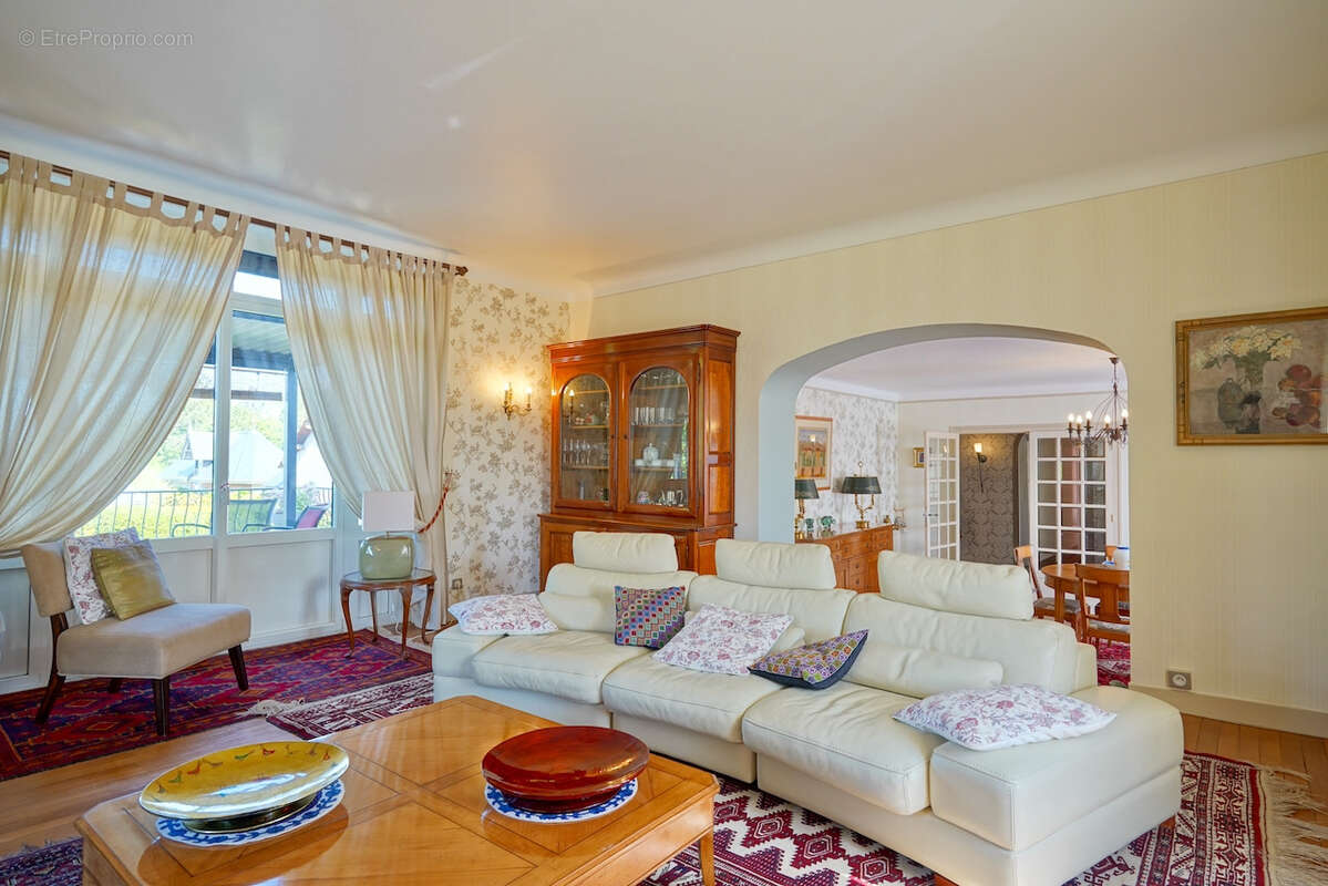 Maison à LA CHAPELLE-SAINT-LAURENT