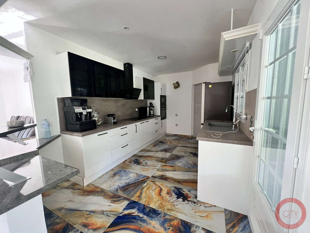 Maison à CARBON-BLANC