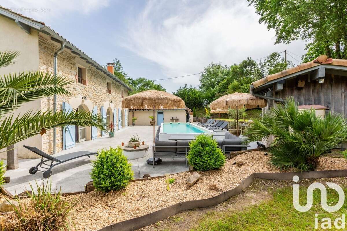 Maison 250 m² à Biaudos  - photo 3