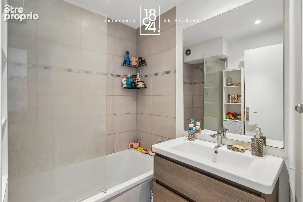 A vendre  Appartement T3 bis  68 m²  Villeurbanne – Laurent Bonnevay - photo 6