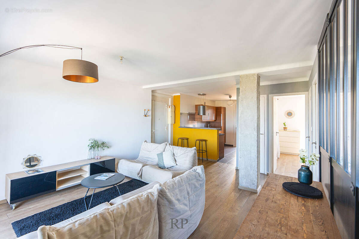 Appartement à MARSEILLE-8E