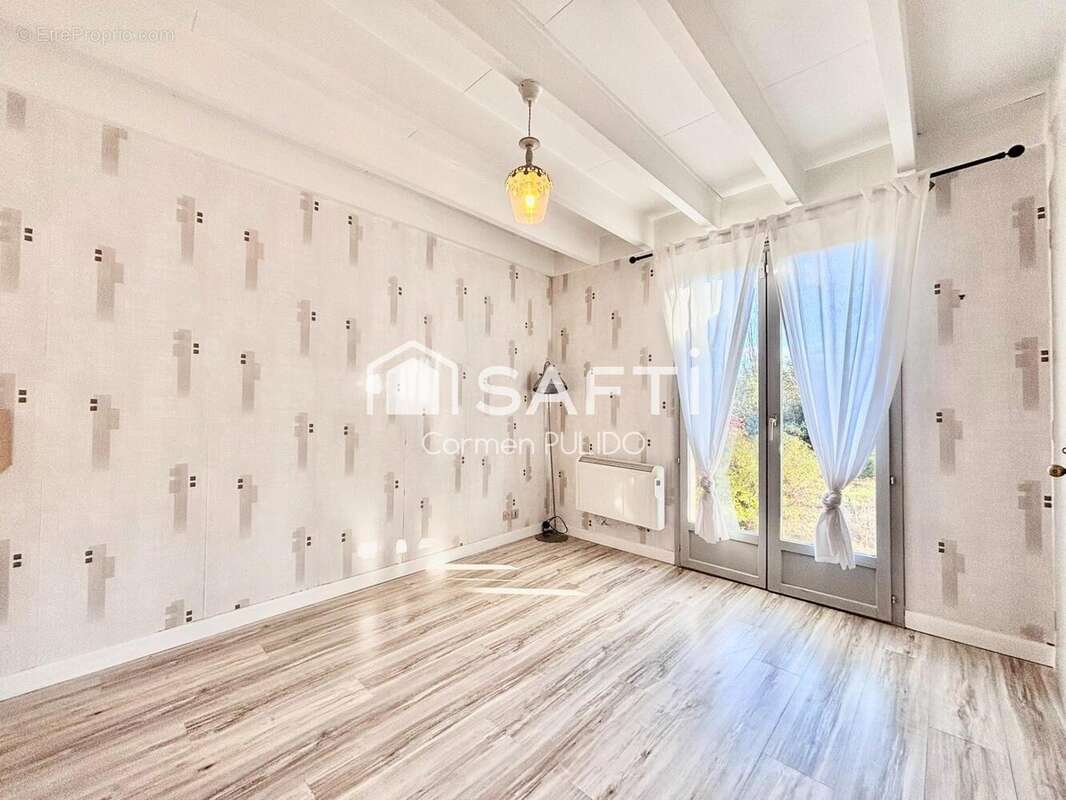 Photo 8 - Maison à MOULIETS-ET-VILLEMARTIN