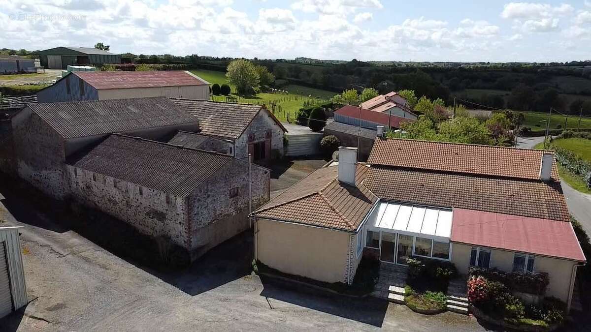 Maison à LA JUMELLIERE