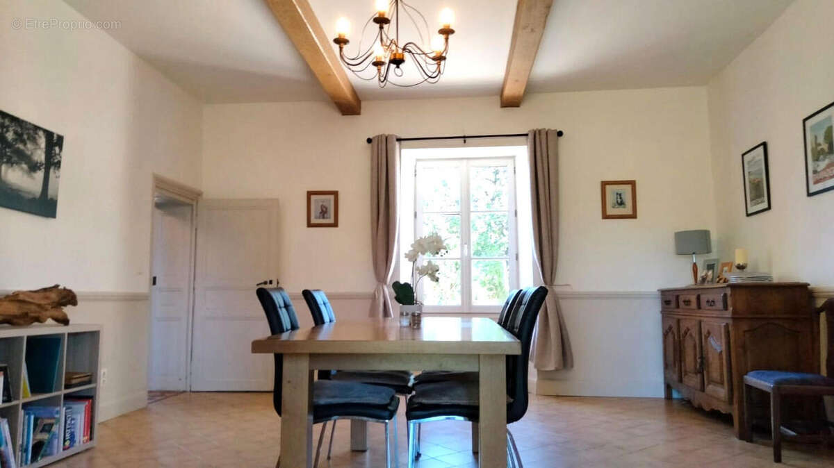 SALLE A MANGER - Maison à PRESSAC