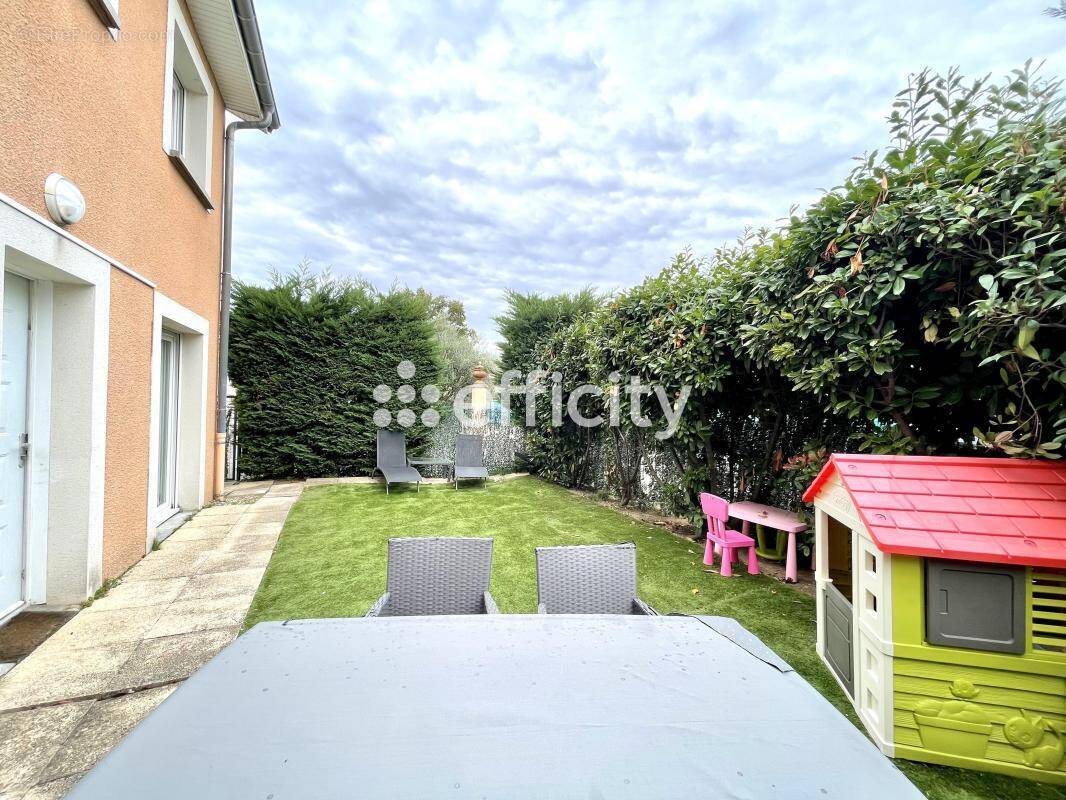 Maison à SAINT-BONNET-DE-MURE