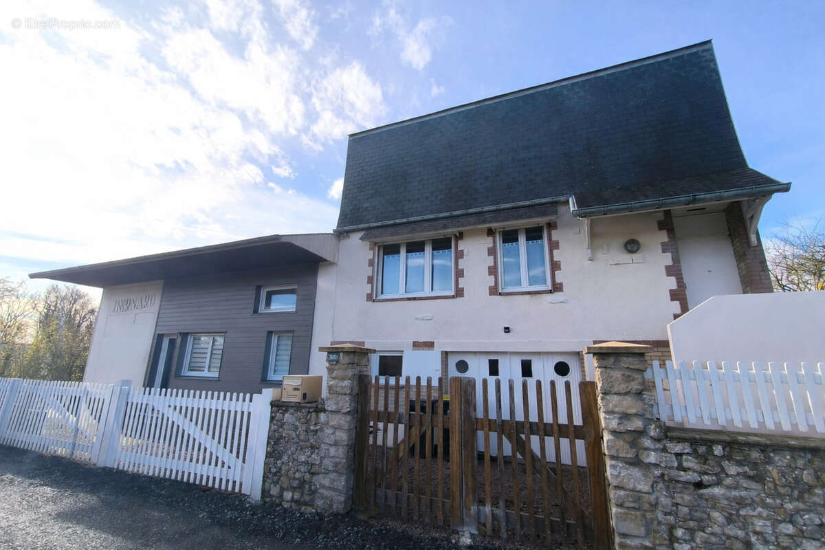 Maison à MONCEAUX-EN-BESSIN