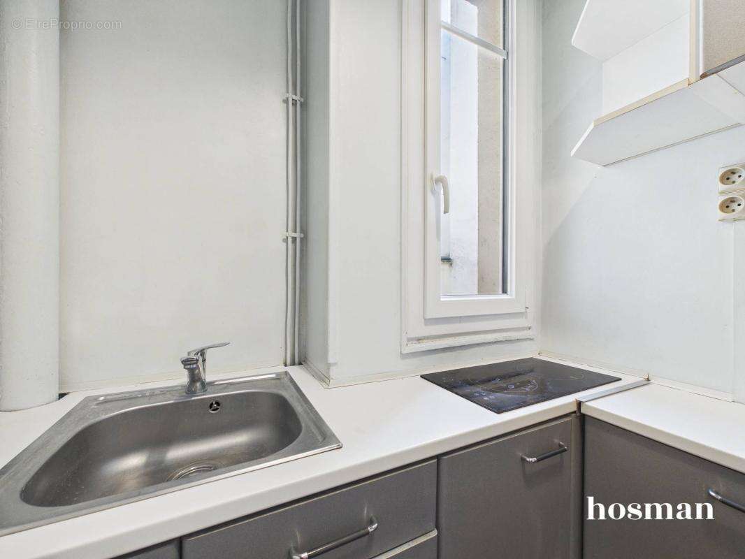 Studio avec cuisine séparée de 24 m² - avec ascenseur et cave - Rue Turgot, Paris 9ème - photo 6