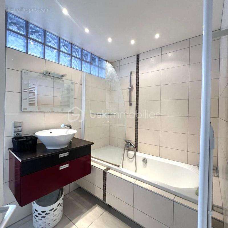 Appartement à SAINT-JEAN-DE-LA-RUELLE
