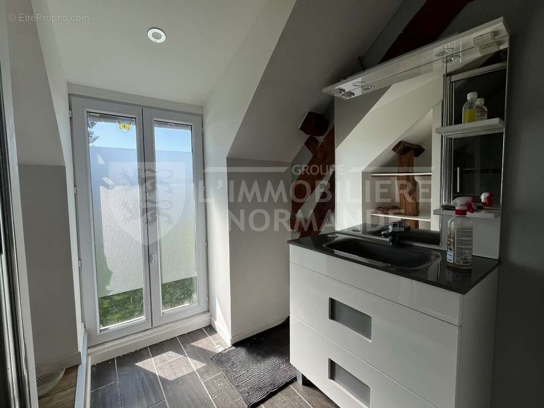 Maison à LA VILLENEUVE-EN-CHEVRIE