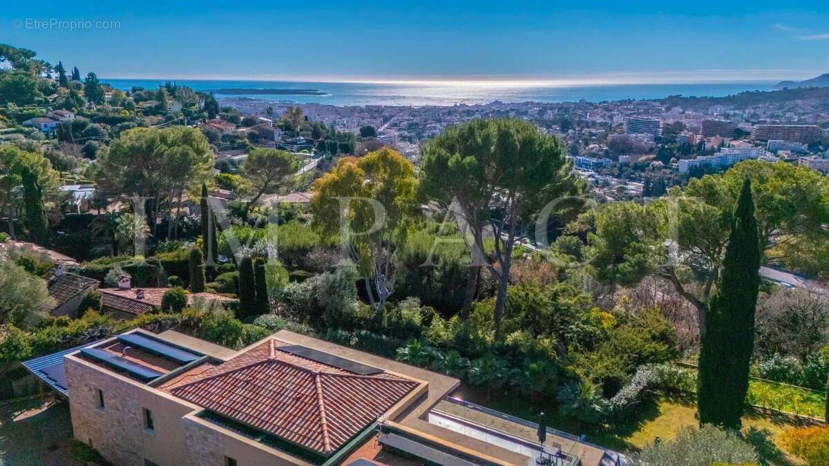 Maison à MOUGINS