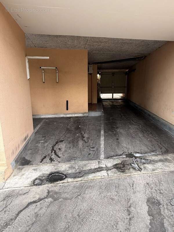 Murs commerciaux antibes - parking - photo 2