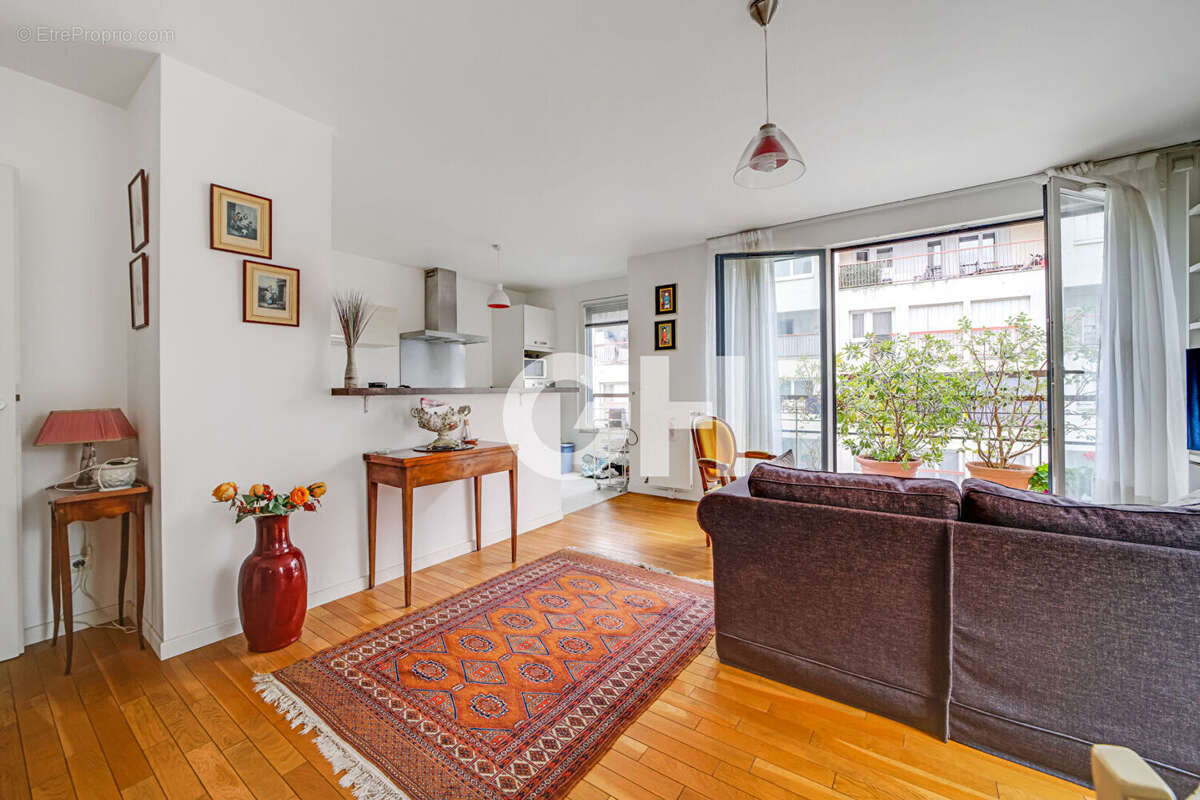Appartement à PARIS-11E