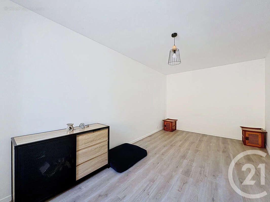 Maison 121 m² à Saint-Phal  - photo 5