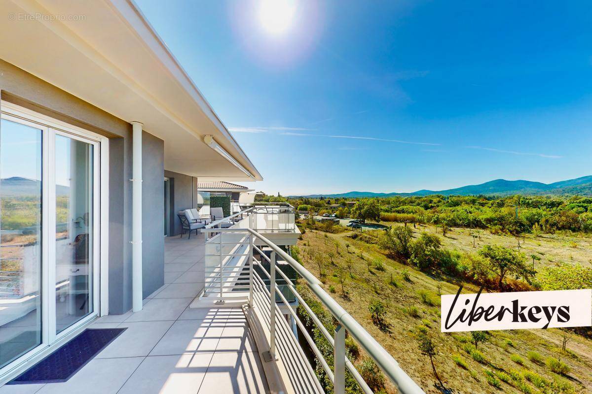 Appartement à PUGET-SUR-ARGENS