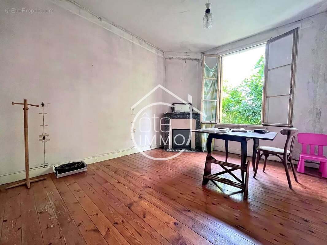 Appartement à SAINT-MAGNE-DE-CASTILLON