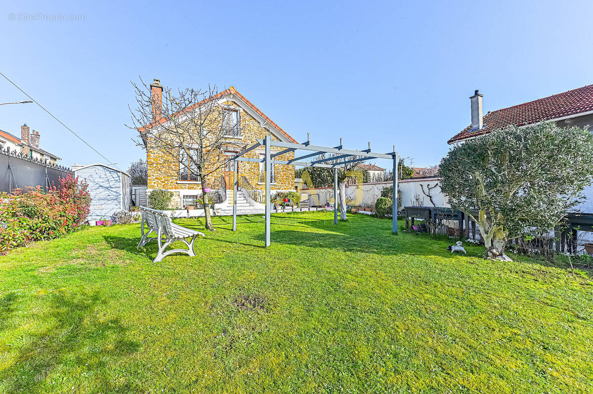 Maison à LE PERREUX-SUR-MARNE